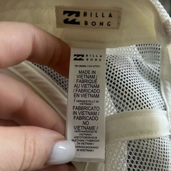 ✨Billabong Women’s Across Waves Adjustable Trucker Hat✨ - Picture 8 of 9